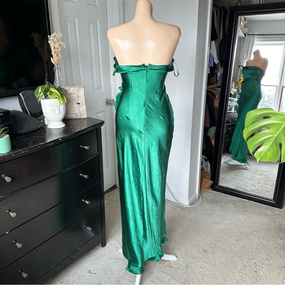 RUNAWAY THE LABEL LORENA MAXI DRESS - Picture 4 of 13